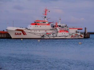 Seenotrettungskreuzer "Hermann Marwede" und Seenotrettungsboot "Bernhard Gruben" auf Helgoland