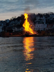 Osterfeuer bei Blankenese