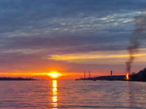Sonnenuntergang über der Elbe