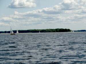 Segelboote vor Hanskalbsand